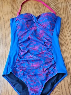 BODEN KYTHIRA BLUE/RED FLORAL SWIMSUIT SZ 6